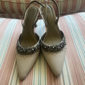 Ann Taylor Ingrid Champagne Satin Heels Sling Backs Size 8 1/2 M
